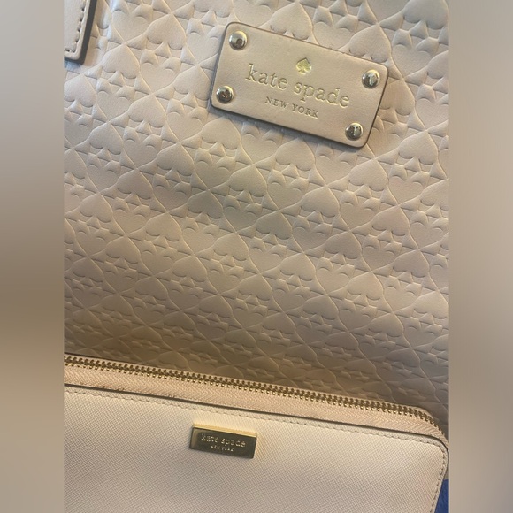 Cream Kate Spade Bag w/ Matching Wallet - Picture 4 of 10